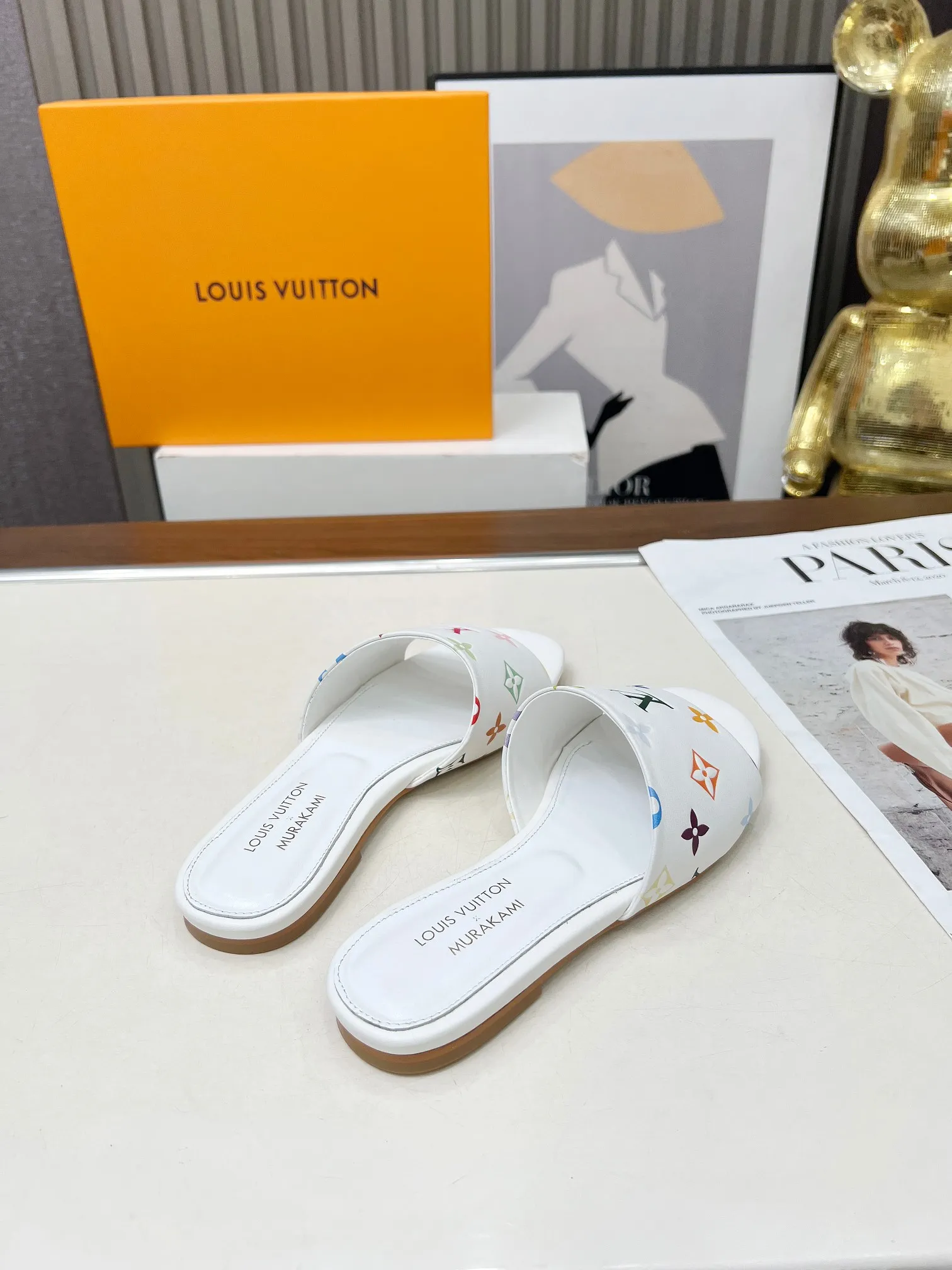 💕💕Factory direct selling price p380💕💕Vuiton’s latest 2025 spring and summer style. This sandal is from the Louis Vuitton The dotted LV logo on the upper brings a different visual feast to the hot summer. Color: coffee, white, black. Size: 35 to 40 (4142 can be customized, non-returnable and non-exchangeable) (leather sole can be customized +30 non-returnable and non-exchangeable)